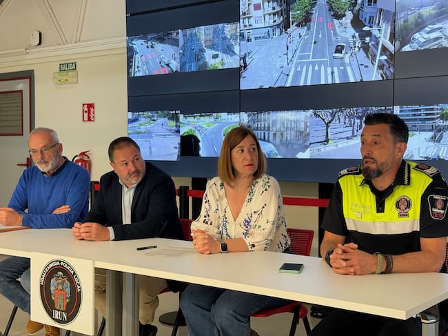 El delegado de Seguridad, Iñigo Berges junto a la alcaldesa, Cristina Laborda.