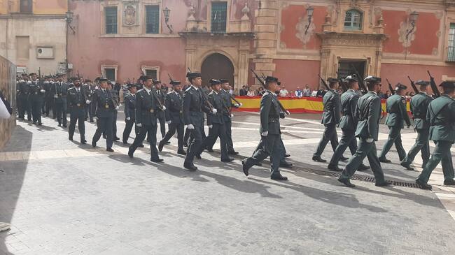Acto por la festividad de la Virgen del Pilar, patrona de la Benemérita, celebrado en la Plaza del Cardenal Belluga de Murcia