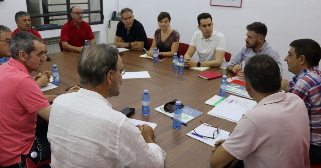 Reunión del PSOE con el Comité de Empresa de Adif.