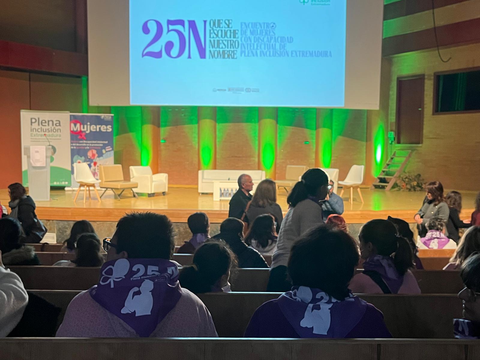 Encuentro de mujeres de Plena Inclusión Extremadura en el Centro Cultural Alcazaba e Mérida