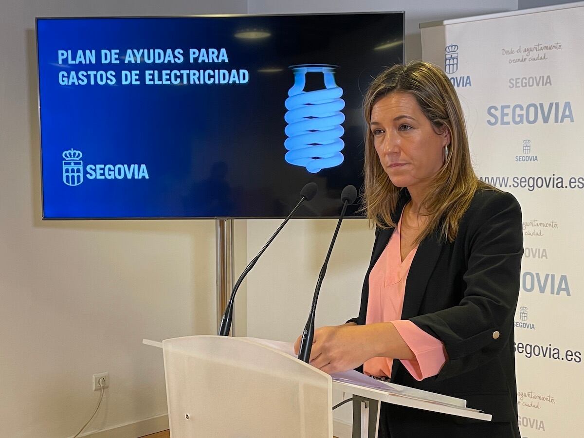 Ana Peñalosa, concejala de Servicios Sociales del Ayuntamiento de Segovia, presenta las nuevas ayudas municipales para gastos de facturas de electricidad