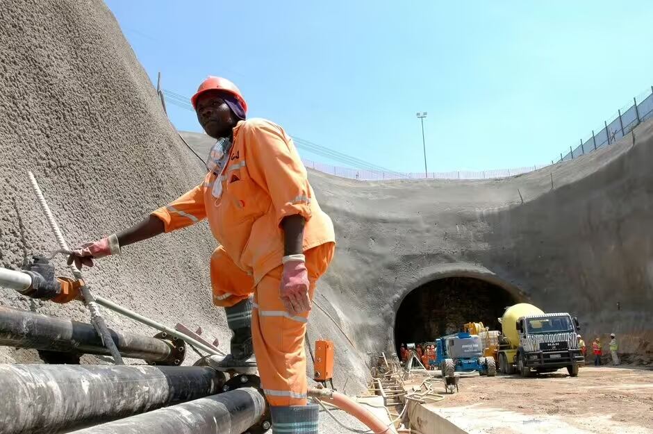 Túnel subterráneo en África.