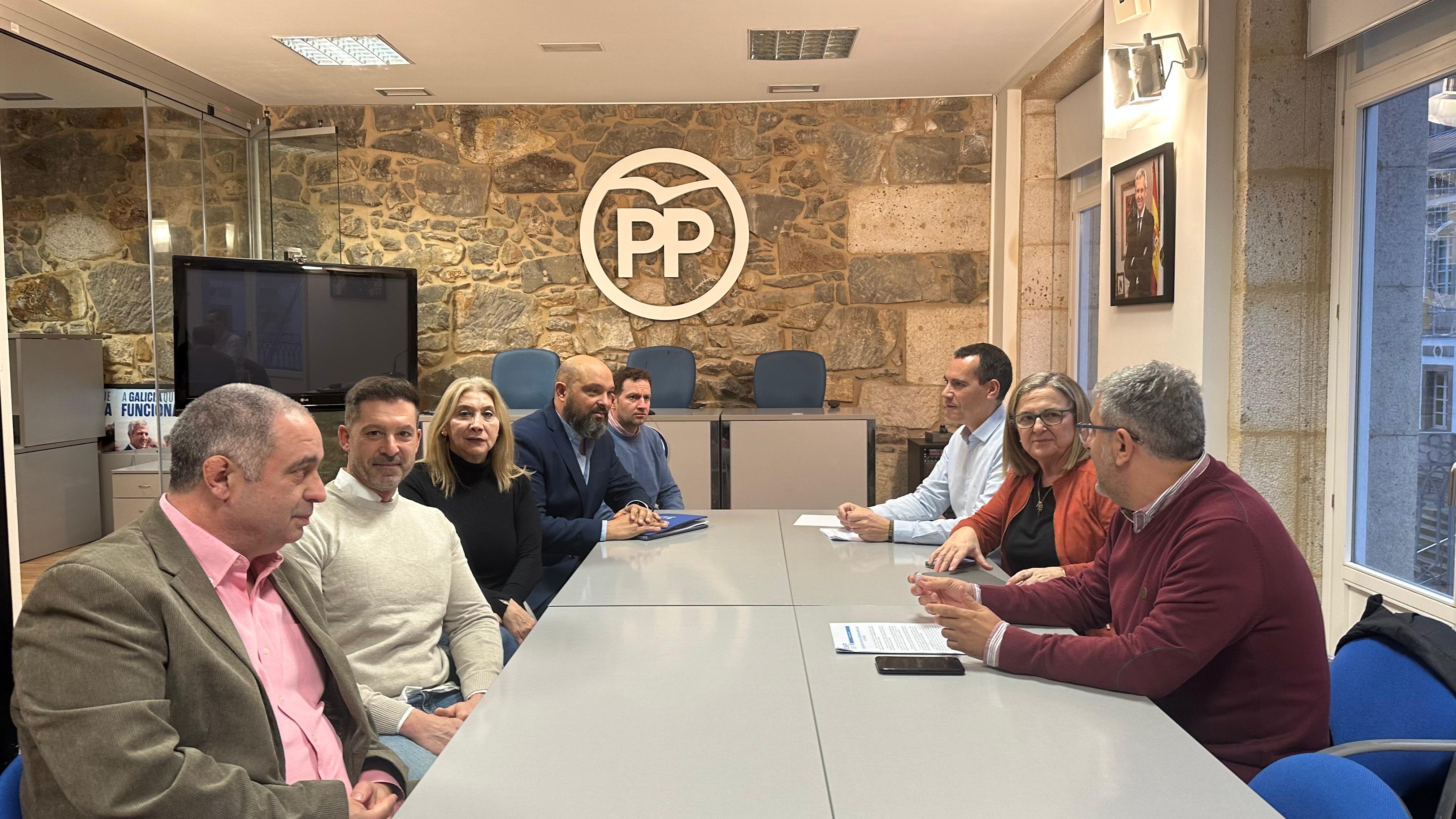 Garrido durante una reunión con el PP de Vigo.