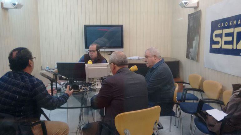 Juanma García Bermúdez, Javier Sánchez Rojas y Pepe Carrión, con Eugenio Camacho en la tertulia semanal de Radio Jerez