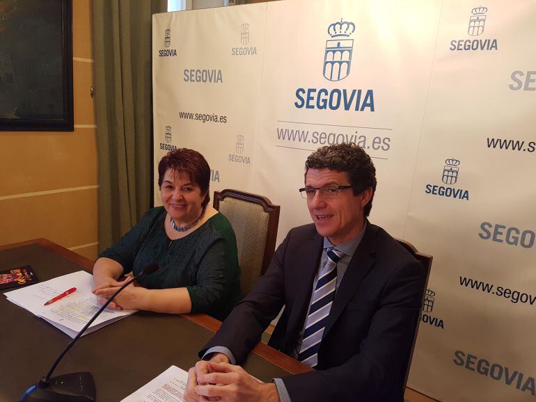 Clara Luquero, alcaldesa de Segovia y Andrés Torquemada, concejal de Servicios Sociales.