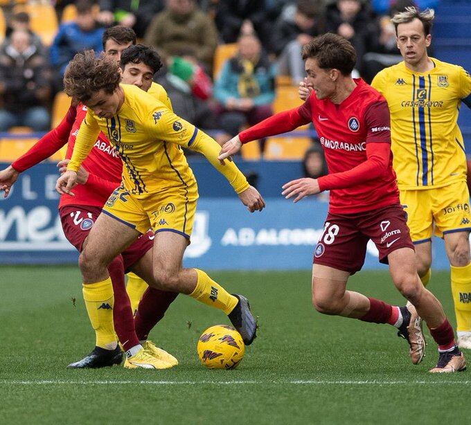 Jugada entre el Alcorcón y el Andorra