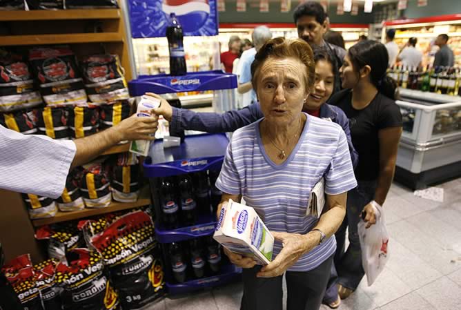 Comprar un cartón de leche, un 24% más caro que hace un año