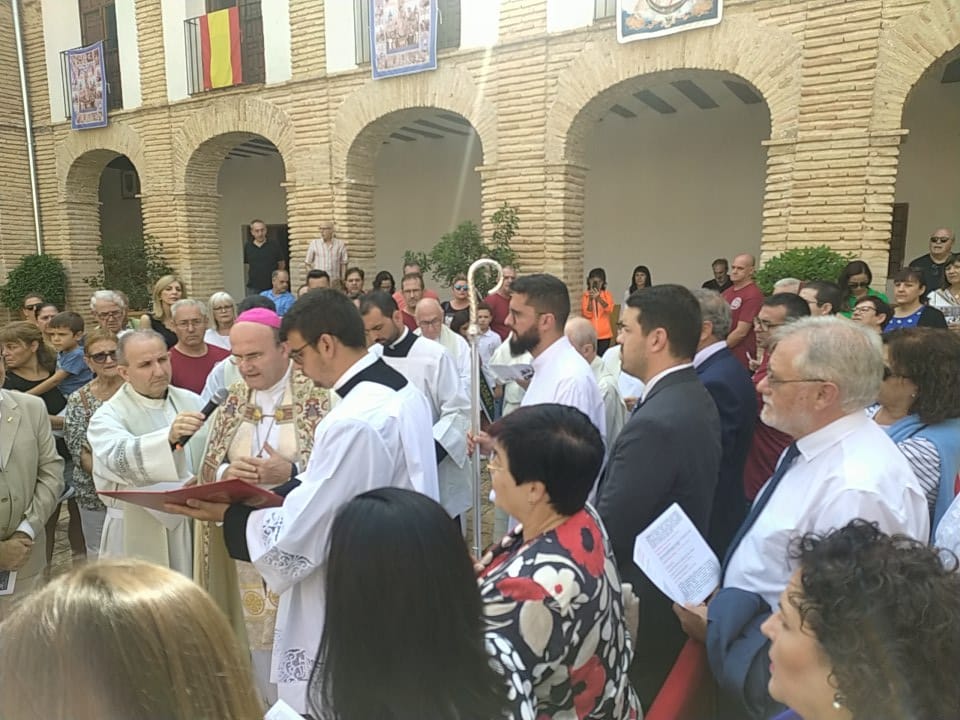 Momento especial en el Claustro del Santuario