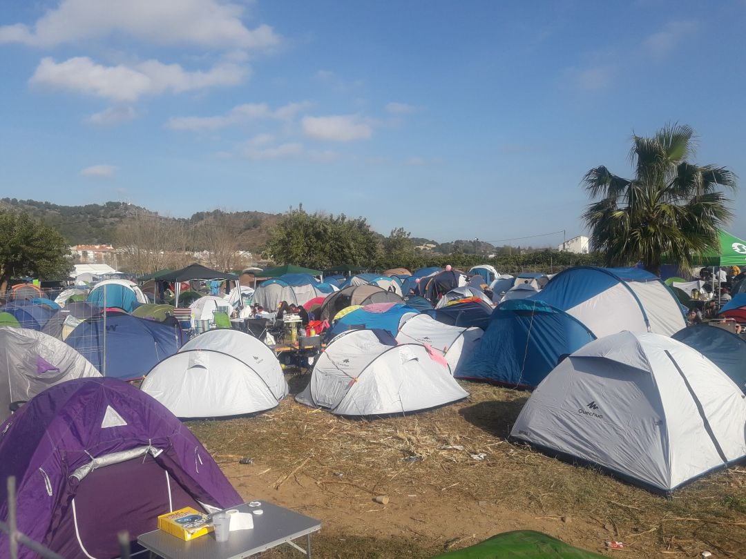 Zona de acampada del Festivern de Tavernes de la Valldigna