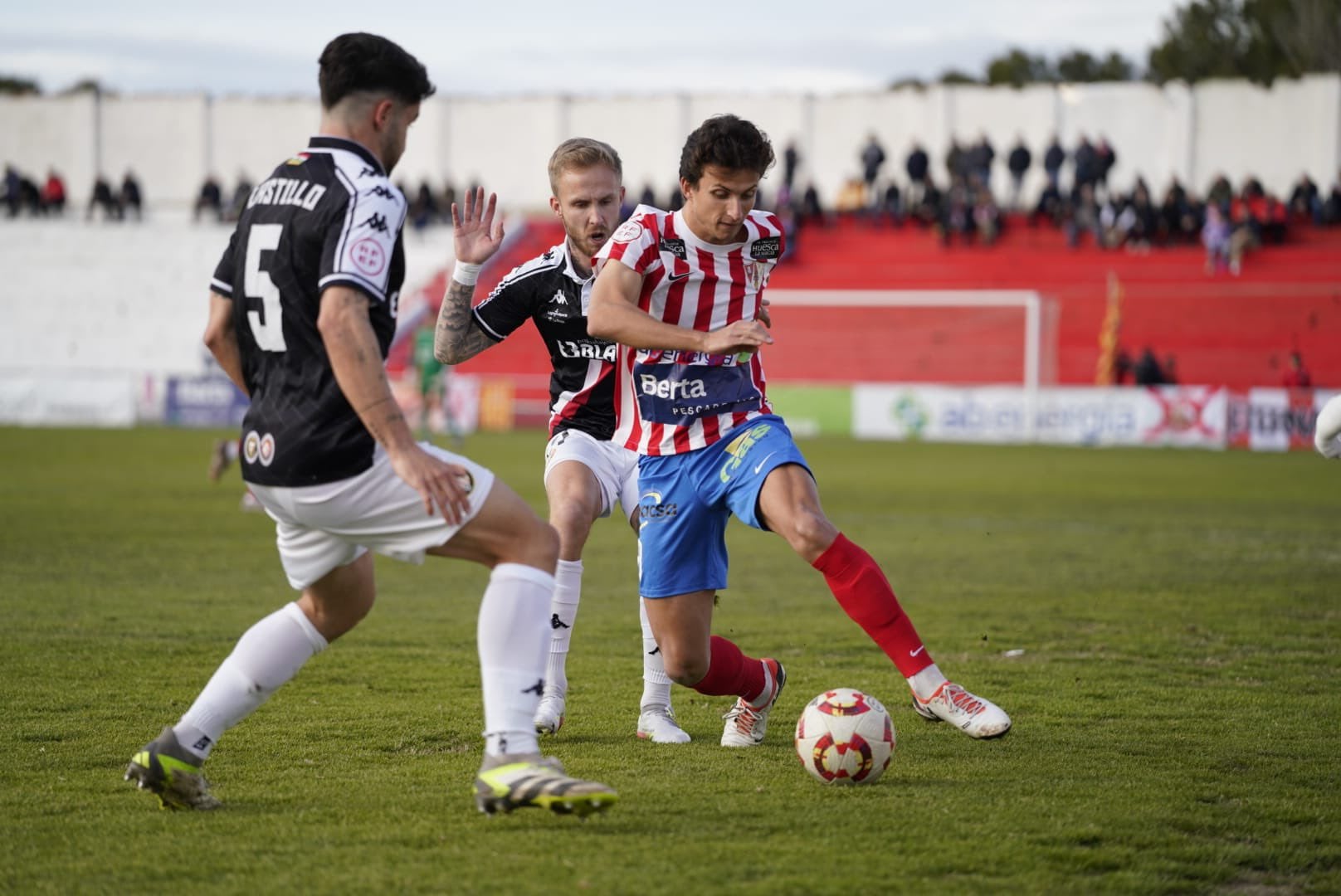 La UD Barbastro perdía en casa con la SD Logroñés