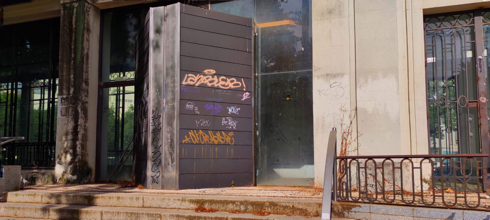 Estado de deterioro de La Pérgola de los Jardines del Duque de Rivas en Córdoba