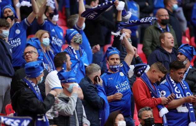 Unos cuantos aficionados del Leicester pudieron disfrutar del título en el estadio