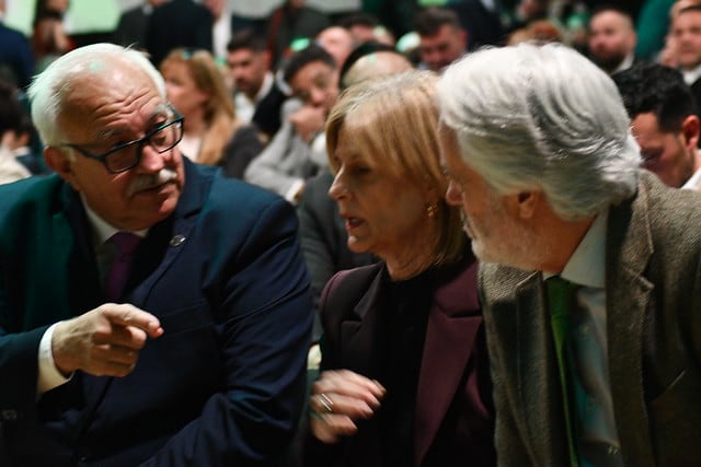 Manuel Alonso junto a María José García-Pelayo y Agustín Muñoz durante la Gala Campeones 2025