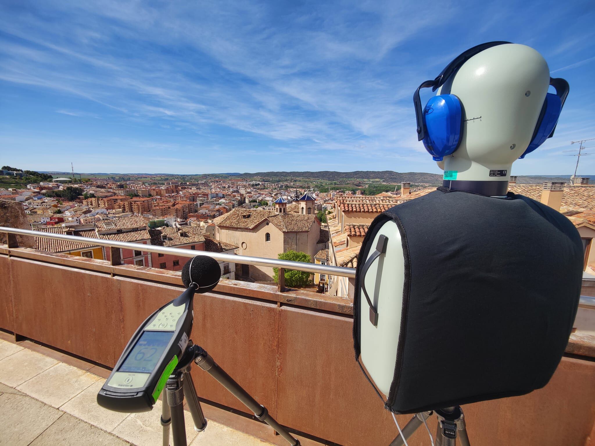 Sistemas de medición de ruidos de la Escuela Politécnica de Cuenca instalados el pasado 26 de abril en el casco antiguo de la ciudad.