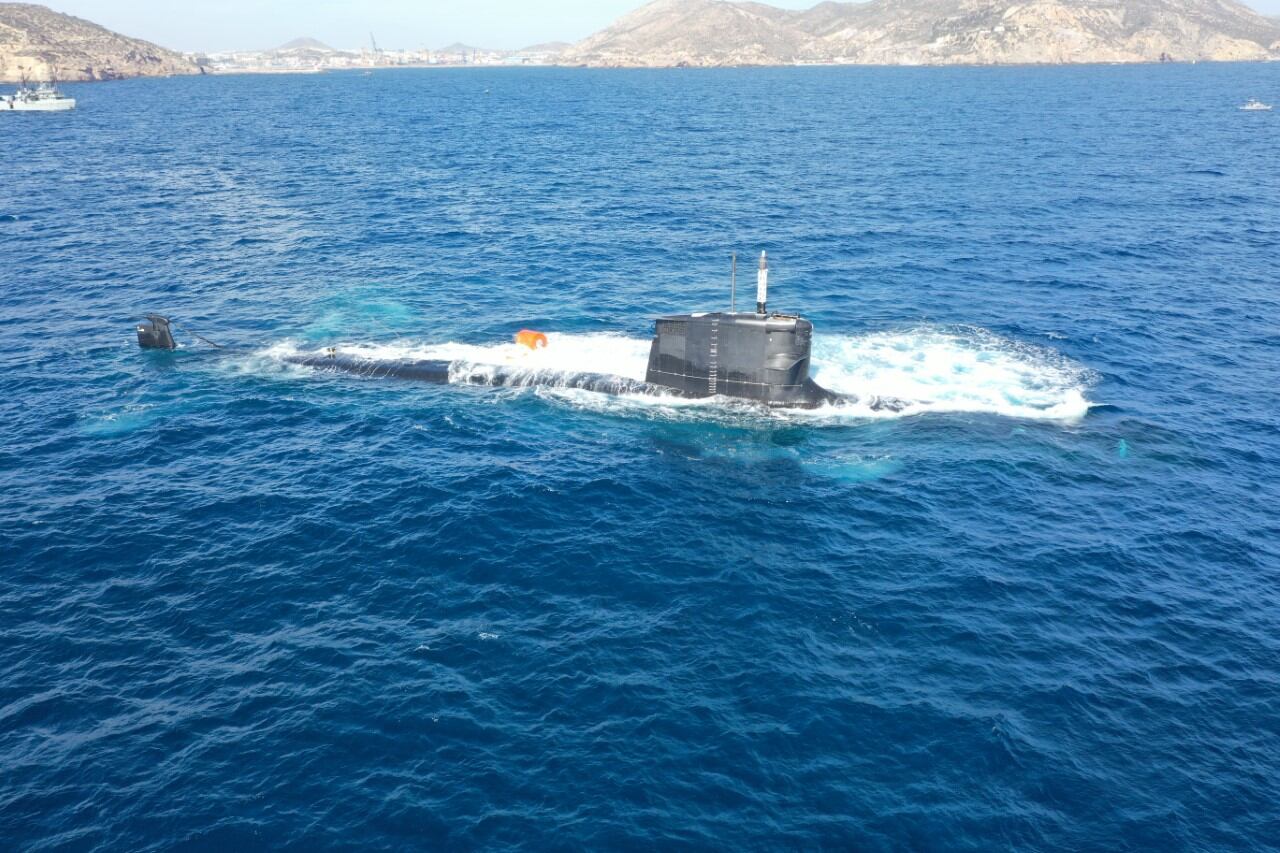 El submarino S-81 ‘Isaac Peral’ hace su primera inmersión estática