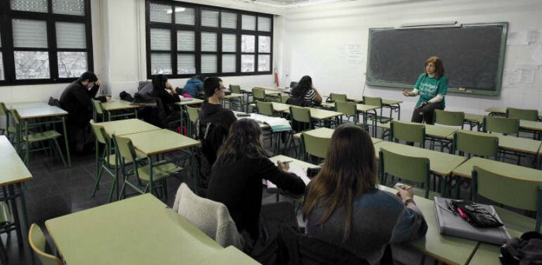 Huelga de interinos y alumnado el 25 y 26