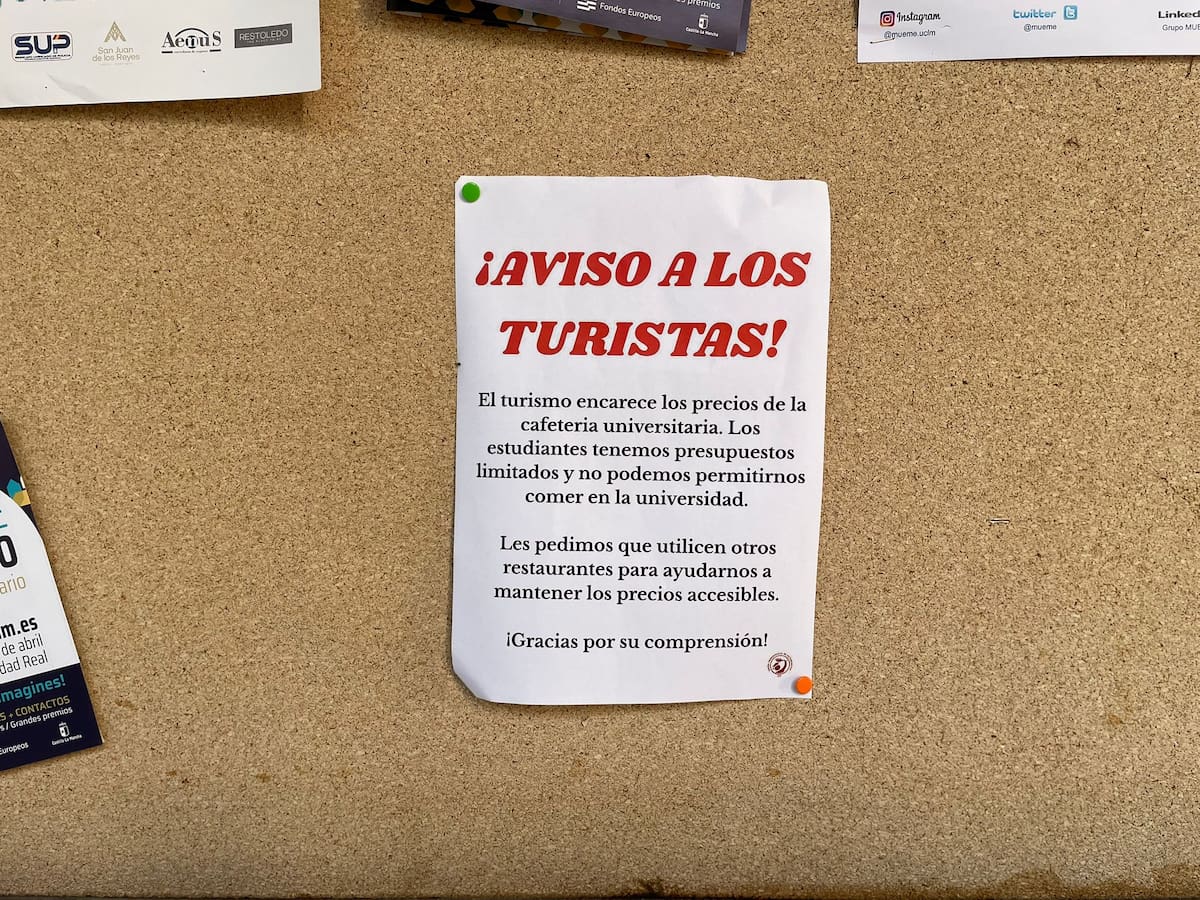 ¿Cafetería universitaria o negocio turístico?: La crítica de los estudiantes de la UCLM