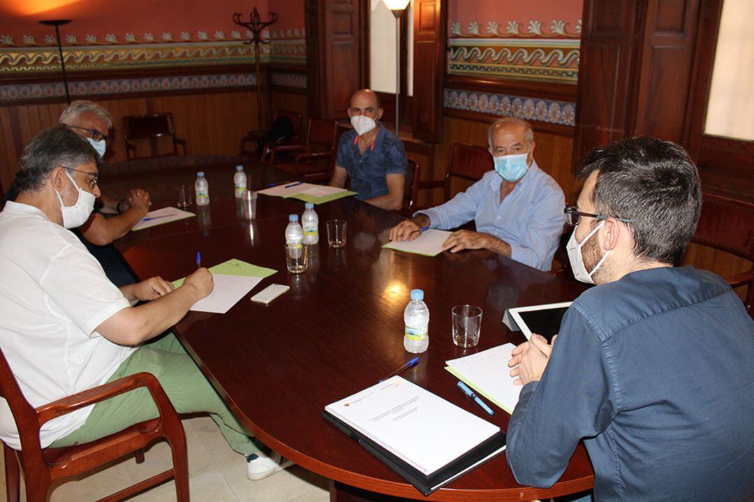 Reunión del alcalde de Novelda con los representantes productivos locales