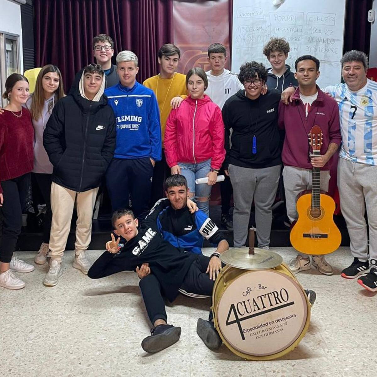 COAC 2023 | Así es la chirigota juvenil 'Vuelven las mas...carillas'