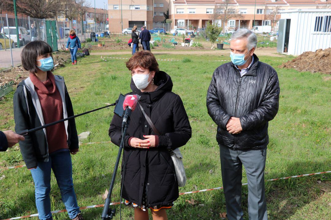 Presentación del primer huerto urbano en colaboración con la AECC