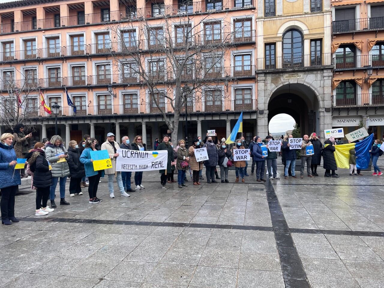 Residentes ucranianos en Toledo se concentra para reclamar el fin de los ataques