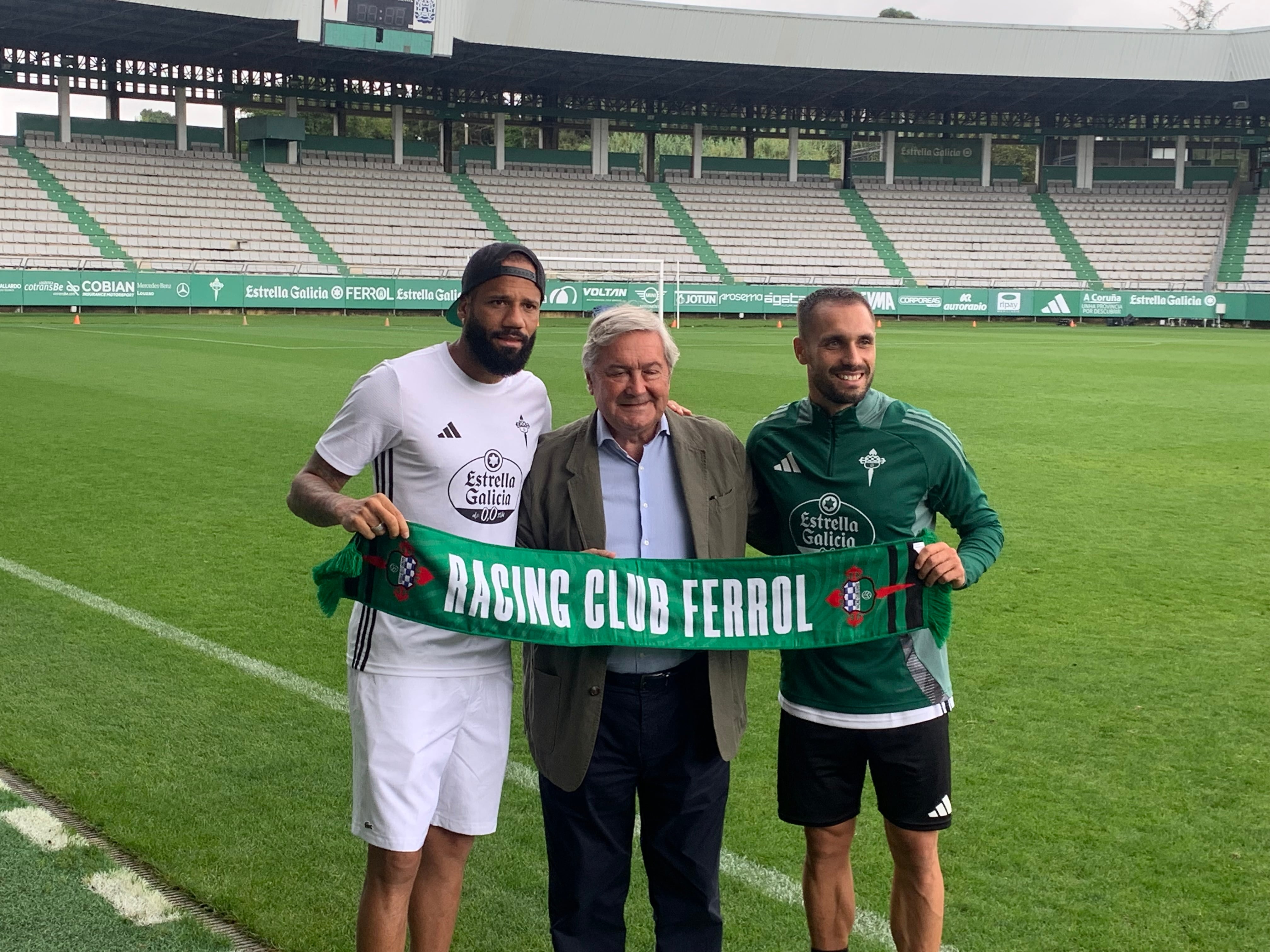 Bebé y Rober Correa, este jueves en A Malata junto al presidente del Racing, Manuel Ansede (foto: Raúl Salgado)