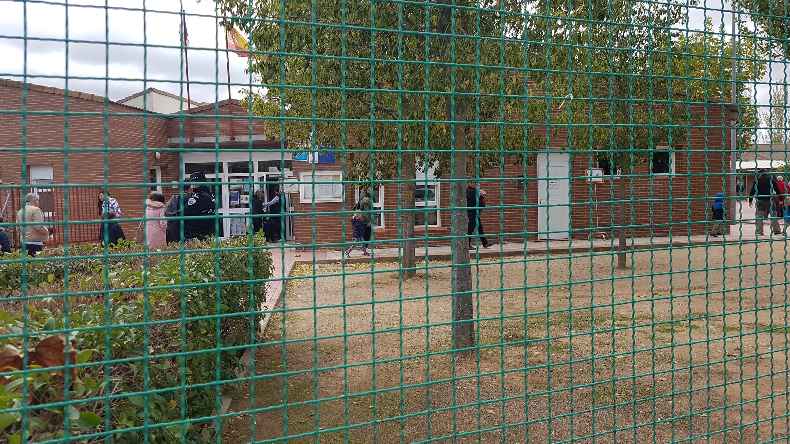 Votaciones en el colegio San Blas/Foto archivo SER GU