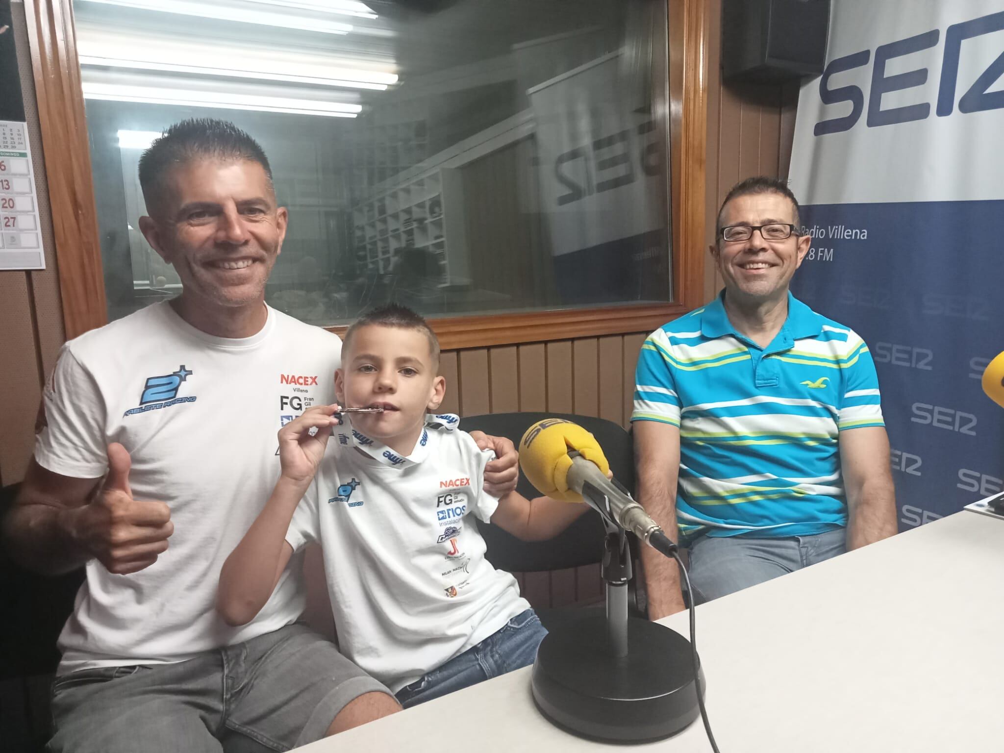 Pablete, con su padre y su tío