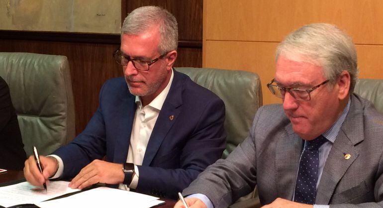 Josep Fèlix Ballesteros i Josep Poblet signen un conveni que destinarà 1'3 milions d'euros a l'Estadi d'Atletisme de Camp Clar