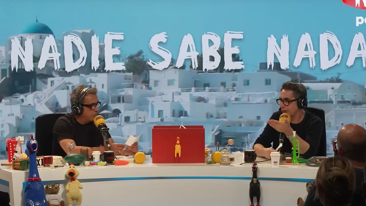 Berto Romero y Andreu Buenafuente descubren las prácticas de una funeraria para atraer a nuevos clientes