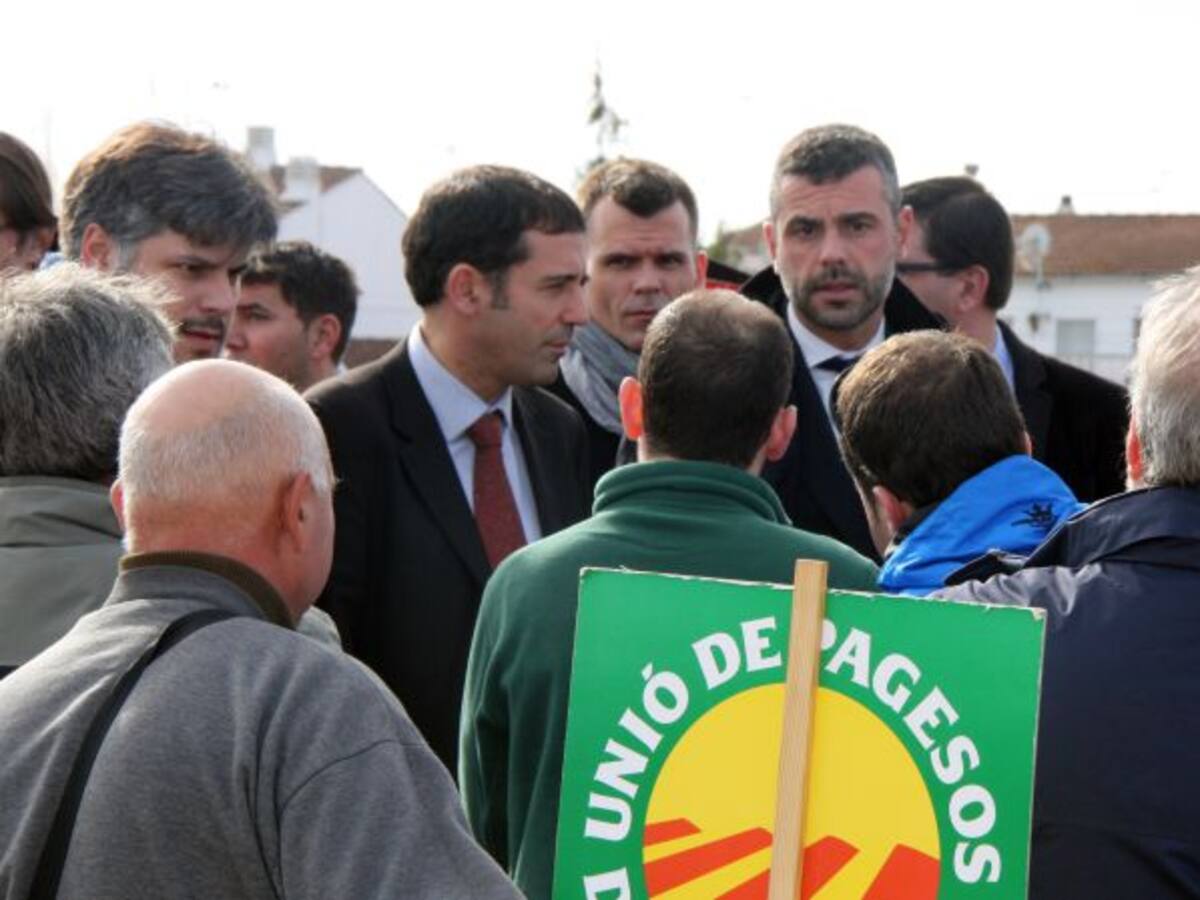 Els pagesos reclamen les indemnitzacions per les expropiacions pendents de la C-51