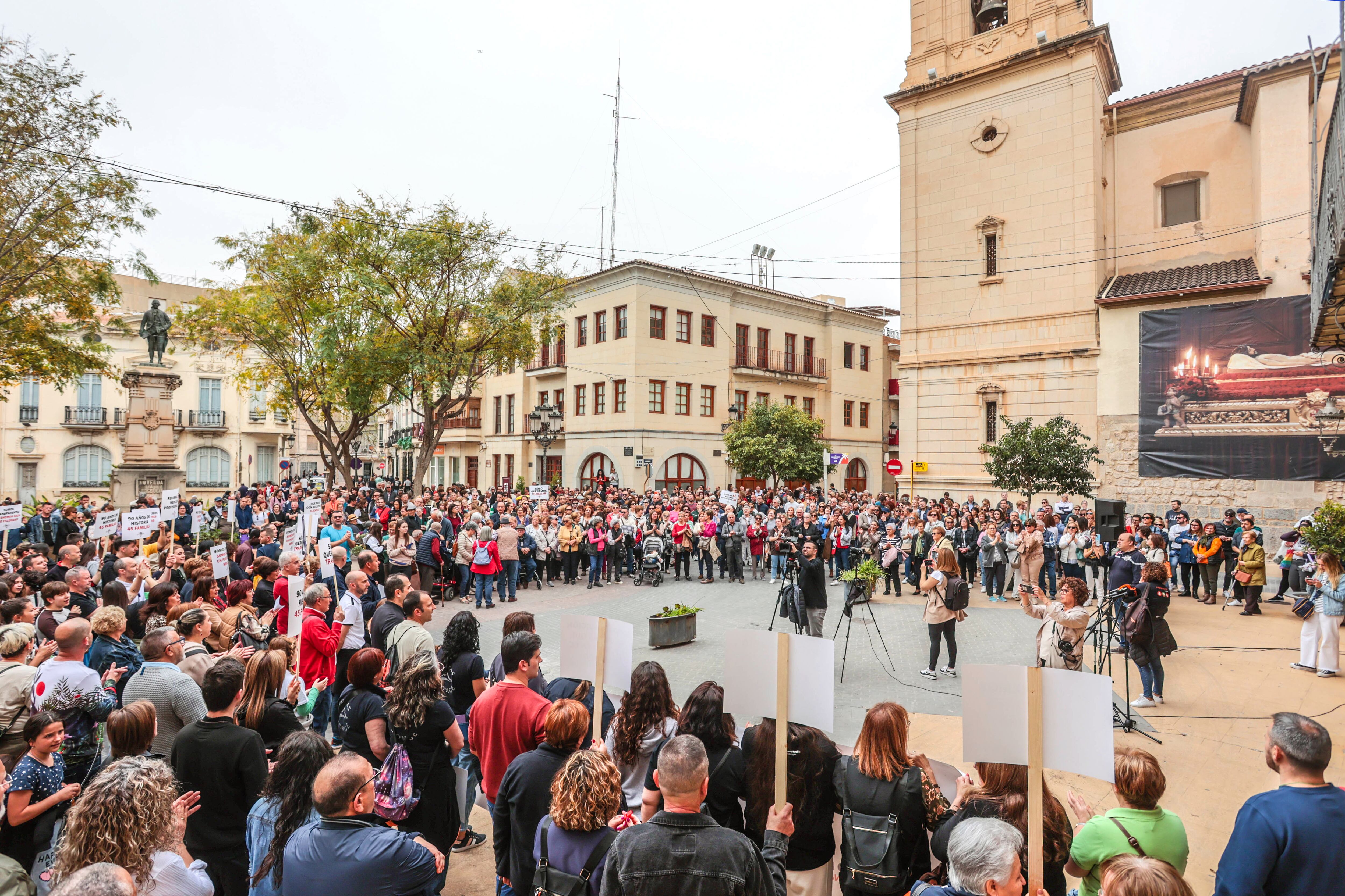 La manifestación ha finalizado en la Plaza España, donde se ha leído el manifiesto