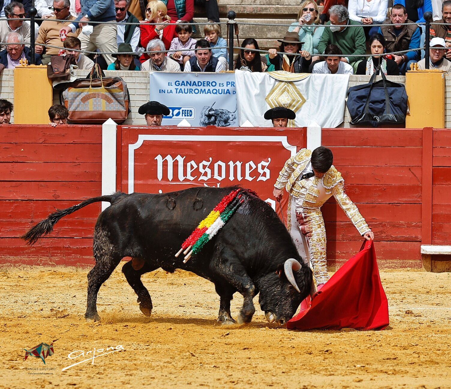 Marcos Linares durante su actuación de este domingo en la plaza de toros de Morón de la Frontera