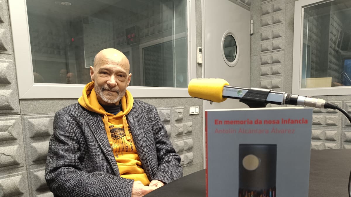 Entrevista a Antolín Alcántara por su libro "En memoria da nosa infancia"