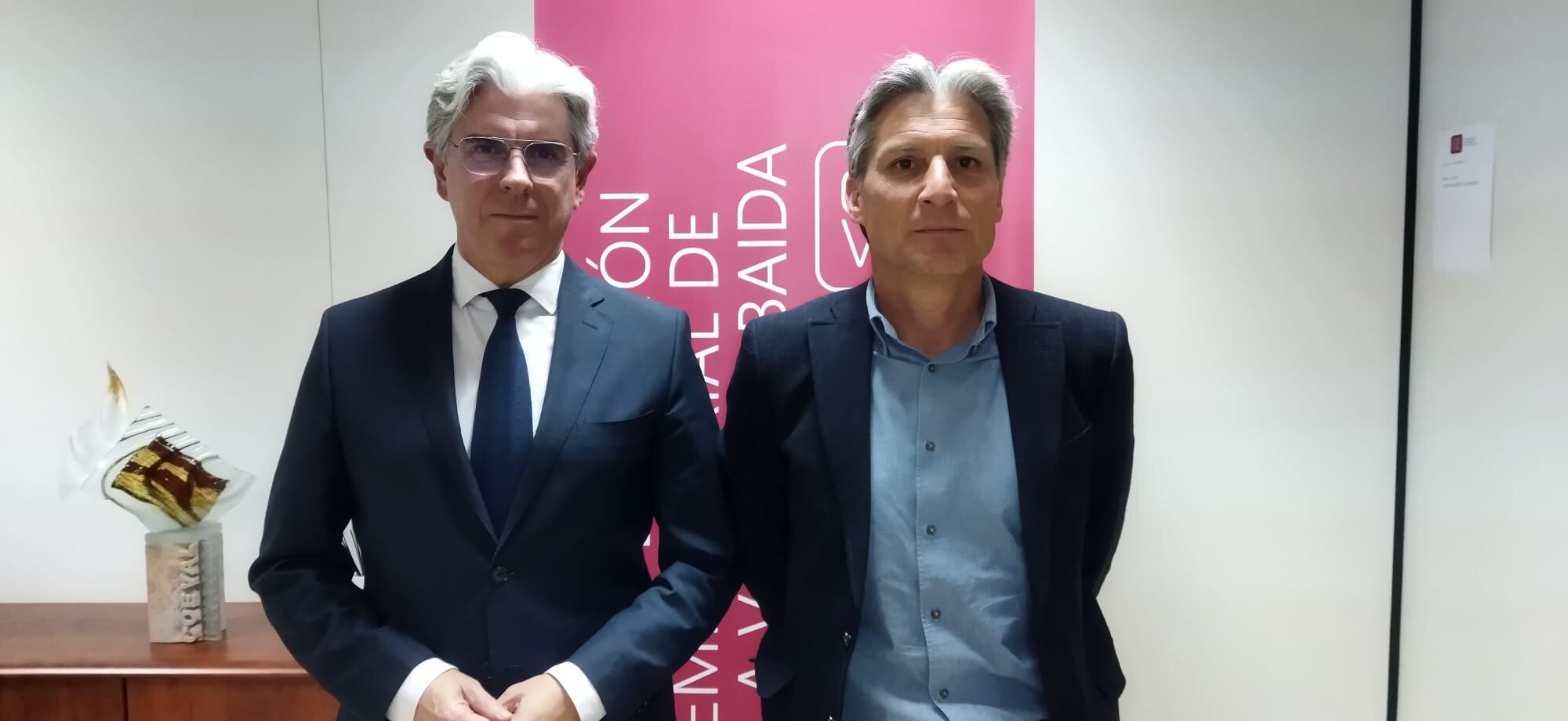 El Secretaria Autonòmic d'Industria, Felipe Carrasco i el president de COEVAL, Javier Cabedo