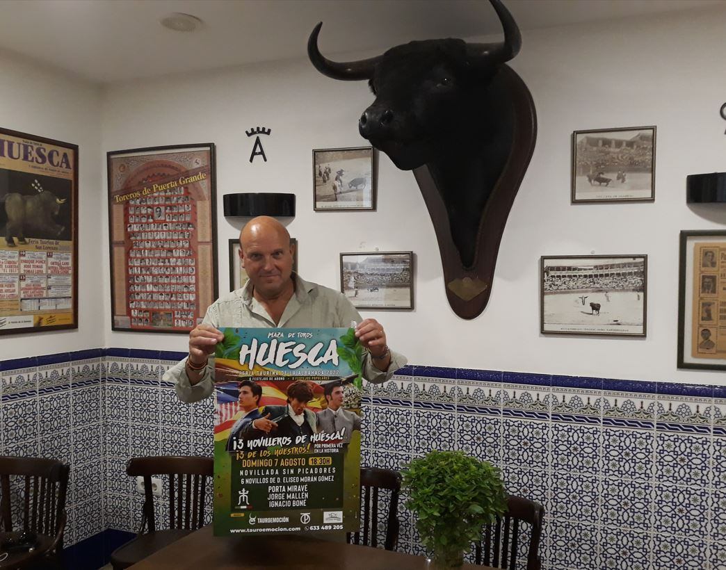 Pablo Ciprés, presidente de la Peña Taurina Oscense, durante la presentación