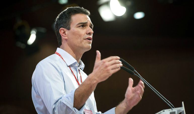 Pedro Sánchez durante una asamblea (archivo)