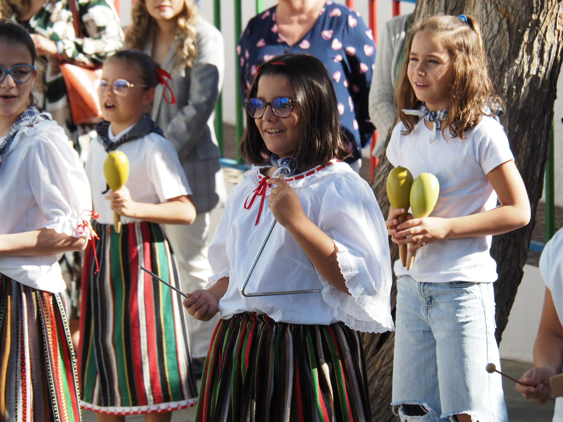 Imagen de la visita de la Ministra de Educación, Pilar Alegría, a las instalaciones del CEIP &#039;El Santo&#039; de La Solana (Ciudad Real)