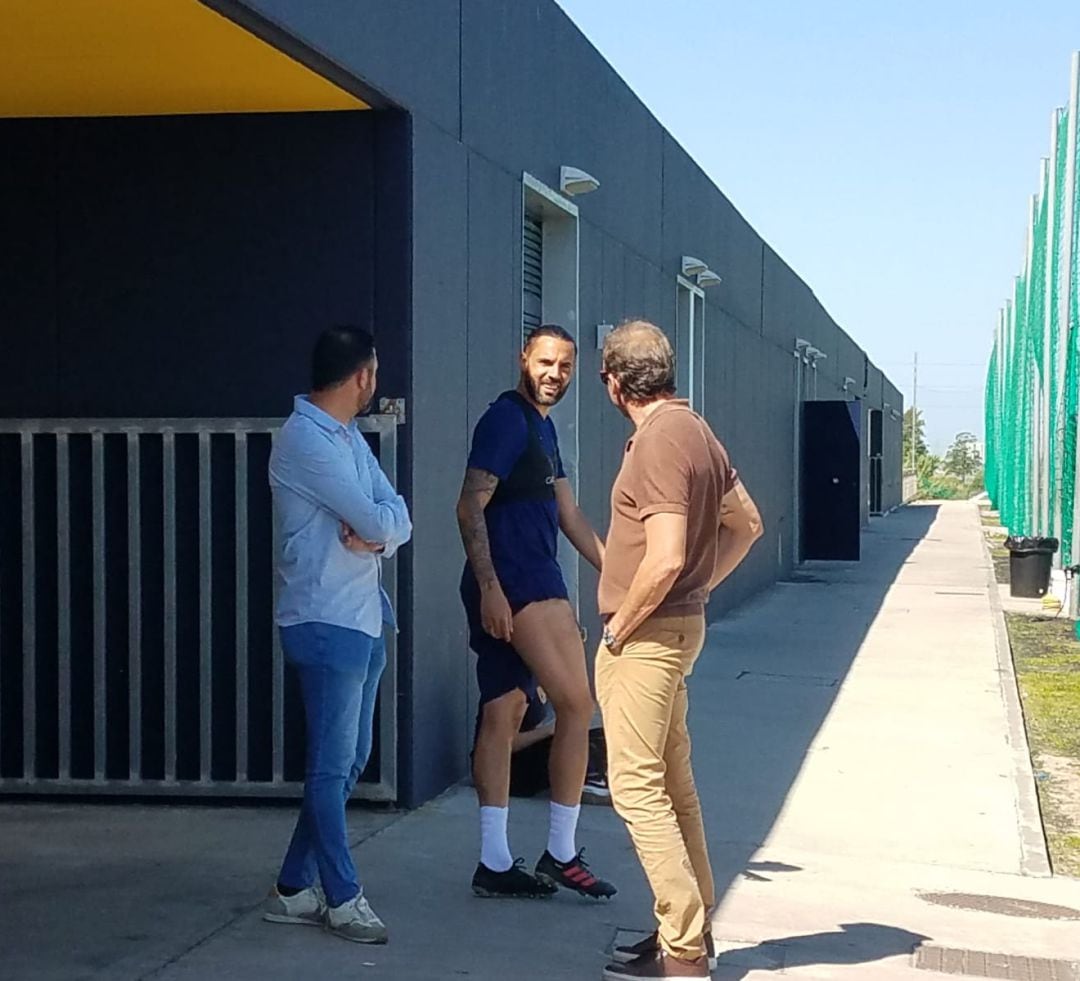 Momento en el que Sergio Sánchez se retiraba de la sesión de entrenamiento la semana pasada