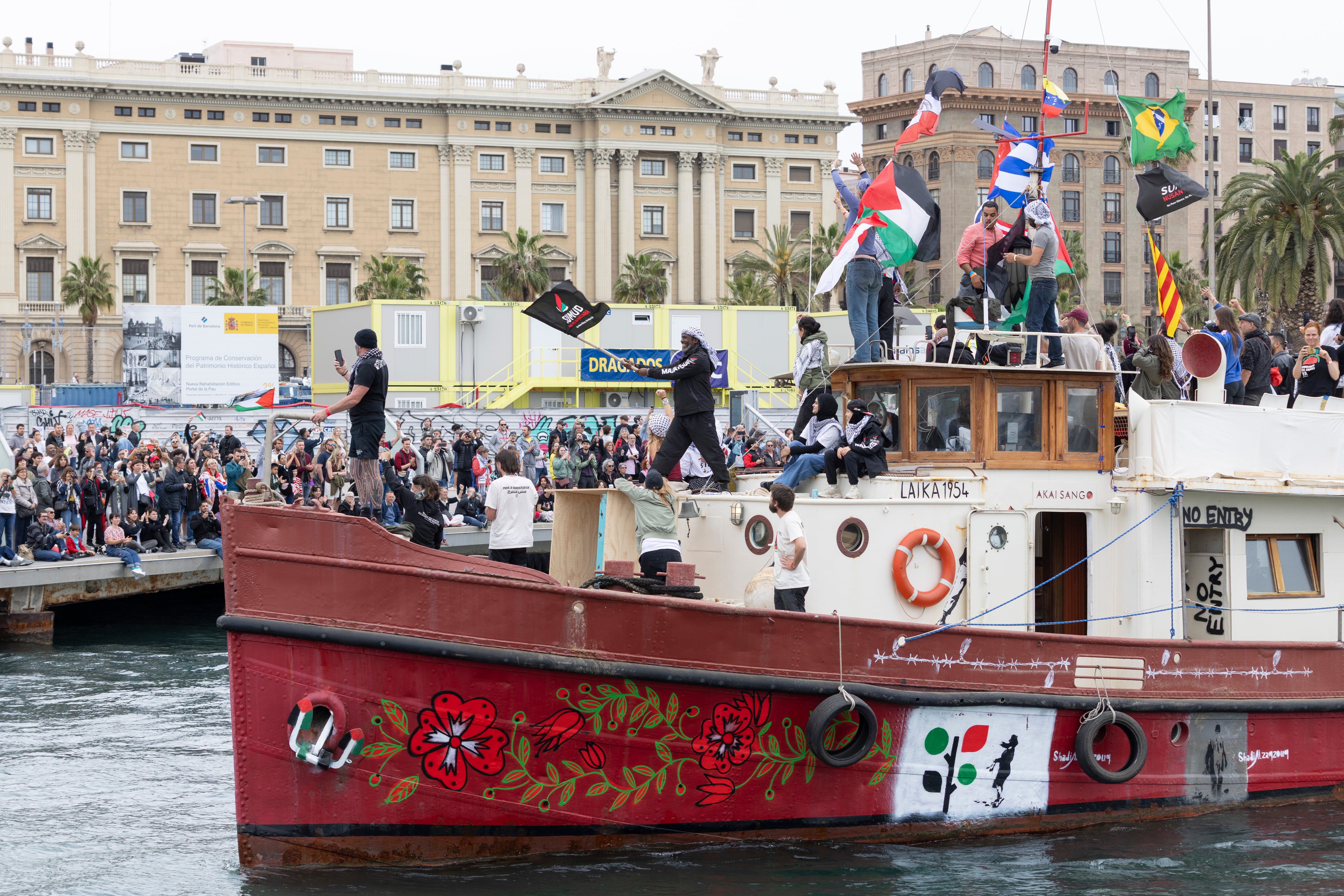 Cientos de personas despiden en Barcelona a la delegación catalana de la Flotilla Global Sumud rumbo a Gaza EFE/Marta Pérez
