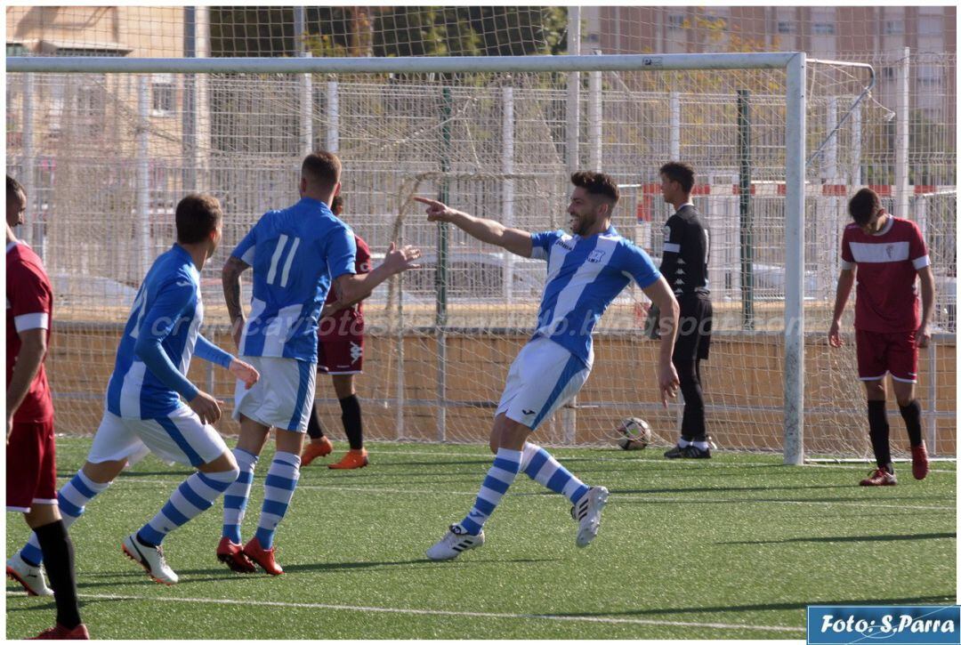 Jesús Barrera celebrando su primer gol con el Jerez Industrial CF  