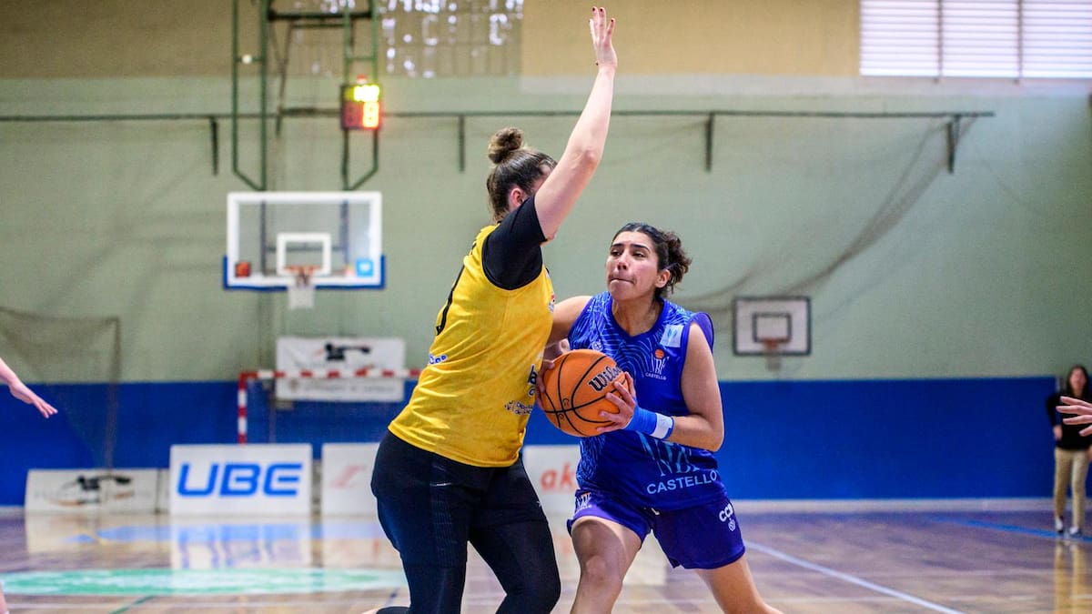 El Fustecma Nou Bàsquet se aferra al sueño del playoff con una victoria clave ante Paterna