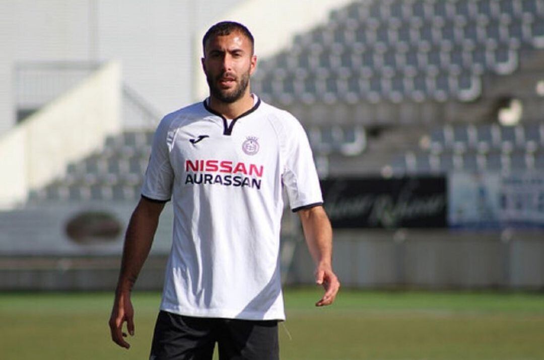 Fran Simón con la camiseta del Conquense.