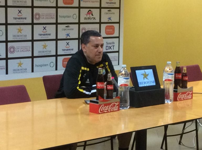 El técnico aurinegro en su comparecencia previa al partido