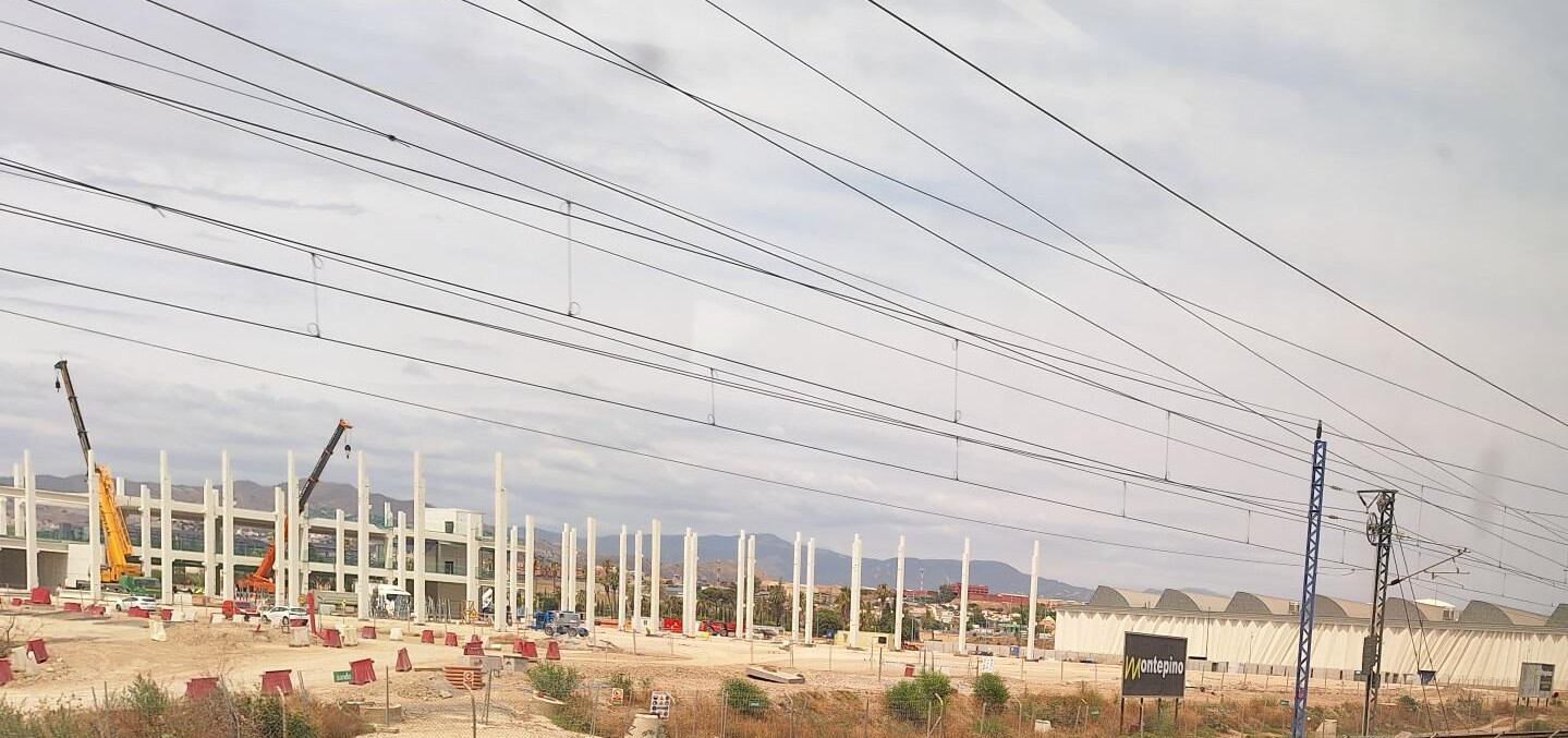 La nueva ubicación tiene una superficie total de 119.000 metros cuadrados, de los que 16.000 serán para almacén, 2.000 para oficinas y 60.000 para aparcamiento de furgonetas