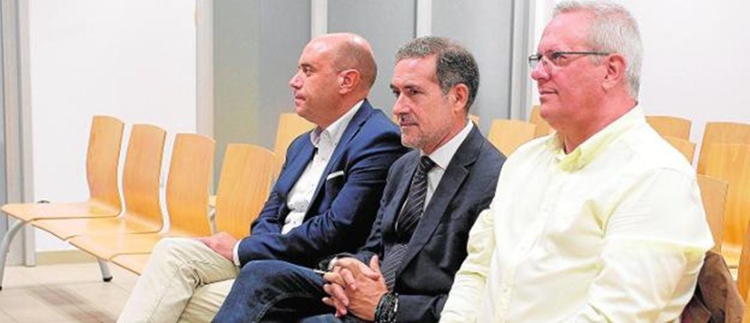 Gabriel Echávarri (i), Lalo Díez (centro) y Pedro de Gea (d)