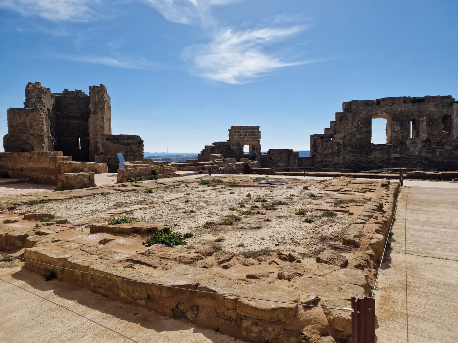 Castillo de Montearagón