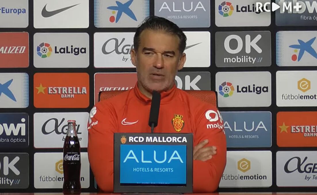 Luís García Plaza en rueda de prensa