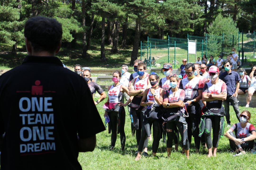 Presentació de l'Andorra Multiesport Festival al llac d'Engolasters amb una exhibició de triatló.