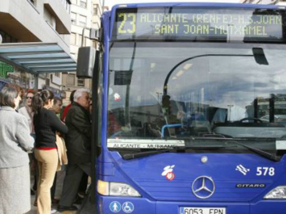 Nuevas frecuencias y recorridos en los autobuses del área metropolitana